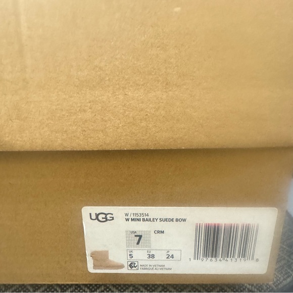 UGG MINI BAILEY SUEDE BOW WOMAN’S SIZE 7 NIB IVORY - Picture 5 of 5